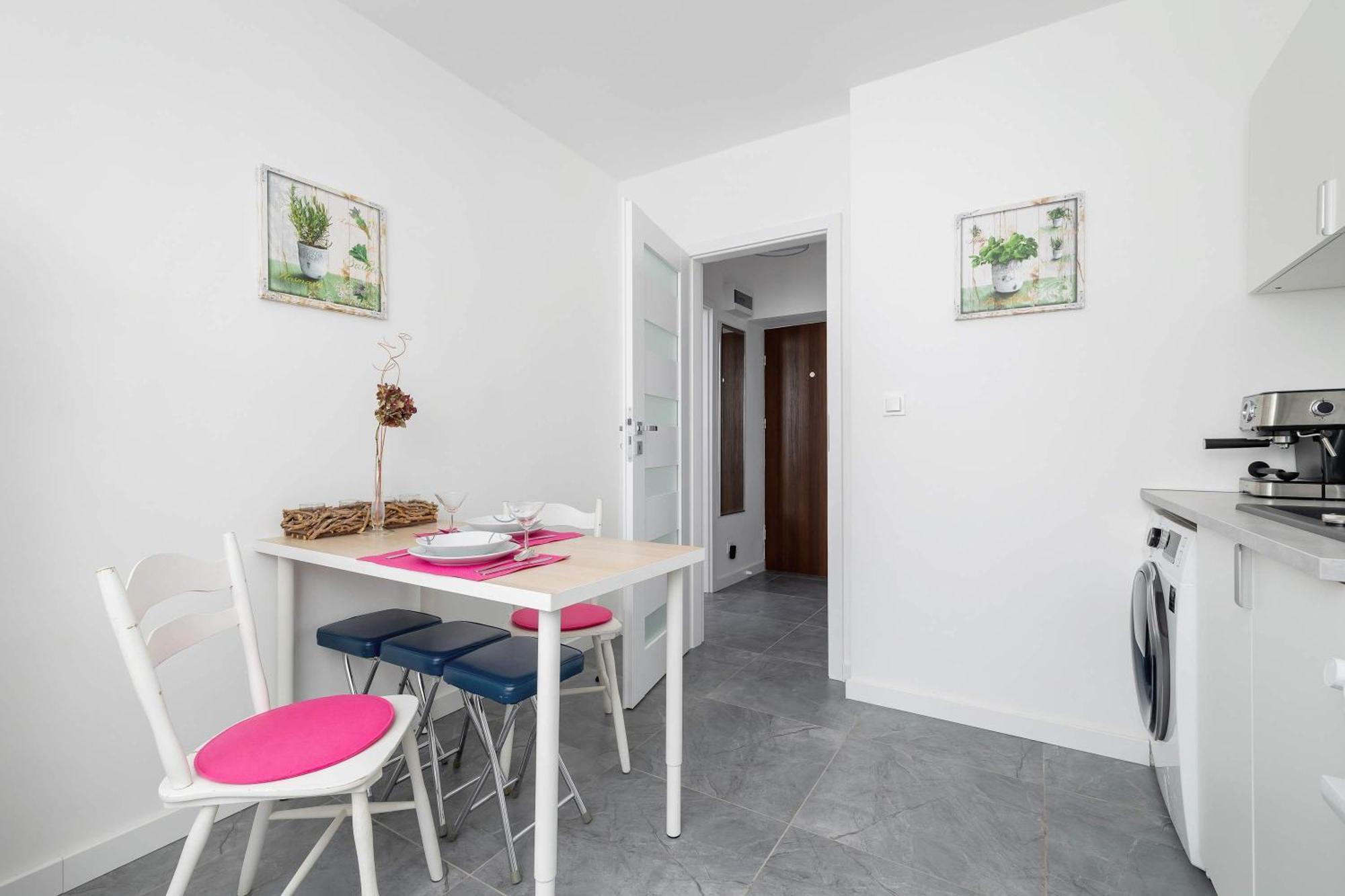 Colorful Studio Near The Spodek Arena In Katowice By Noclegi Renters ภายนอก รูปภาพ